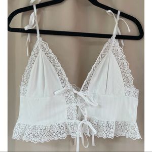 Cropped Lace V-neck Tank Top